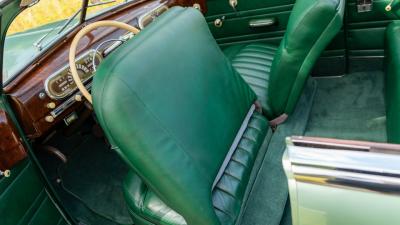 1942 Oldsmobile Custom Eight Cruiser Convertible Coupe