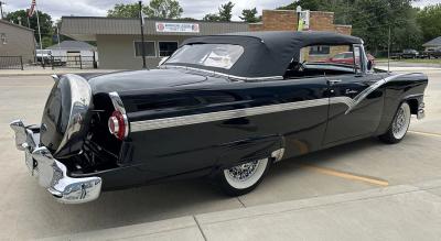 1956 Ford SUNLINER
