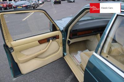 1981 Mercedes - Benz 380 SE Auto W126