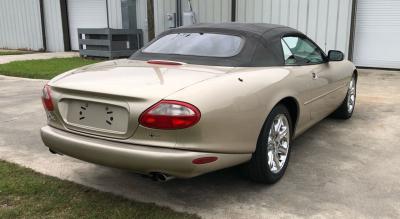 2000 Jaguar XK8