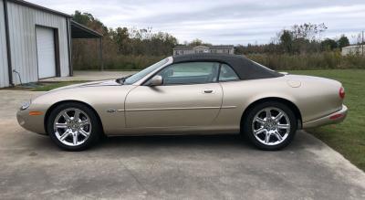 2000 Jaguar XK8
