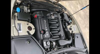 2000 Jaguar XK8