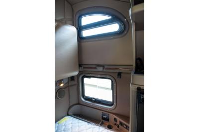 2012 Peterbilt 587 Unknown