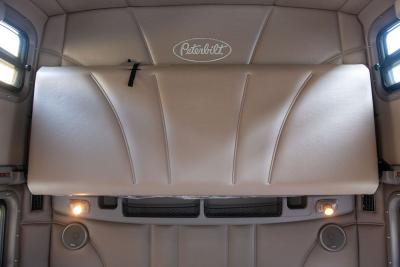 2012 Peterbilt 587 Unknown