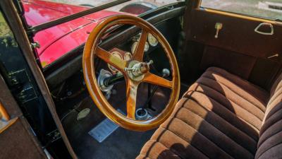 1924 Studebaker Big-Six Sedan
