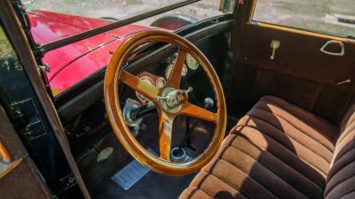 1924 Studebaker Big-Six Sedan