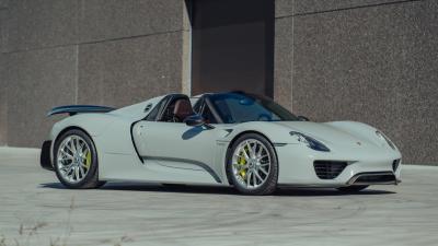 2015 Porsche 918 Spyder Weissach Package