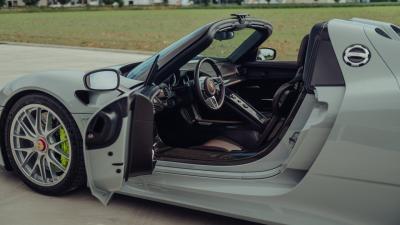 2015 Porsche 918 Spyder Weissach Package