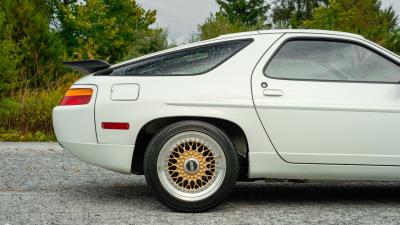 1989 Porsche 928 S4