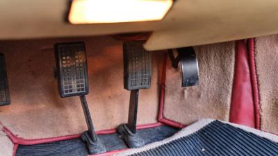 1987 Aston Martin V8 Volante