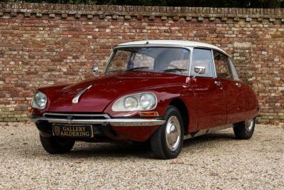 1971 Citro&euml;n Citro&euml;n DS21 Berline Automatique &ldquo;Rouge Cornaline&rdquo;