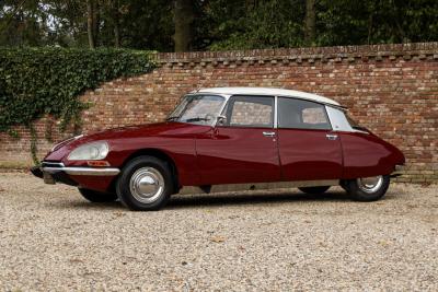 1971 Citro&euml;n Citro&euml;n DS21 Berline Automatique &ldquo;Rouge Cornaline&rdquo;