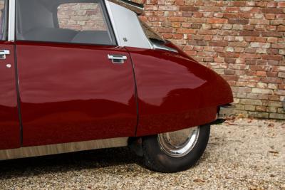 1971 Citro&euml;n Citro&euml;n DS21 Berline Automatique &ldquo;Rouge Cornaline&rdquo;