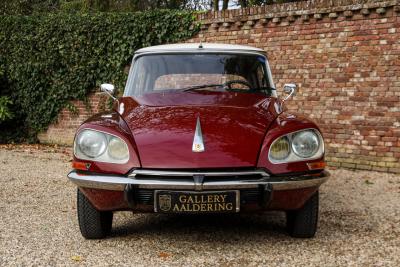 1971 Citro&euml;n Citro&euml;n DS21 Berline Automatique &ldquo;Rouge Cornaline&rdquo;