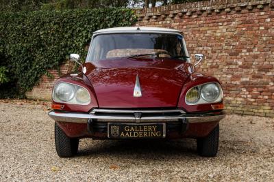 1971 Citro&euml;n Citro&euml;n DS21 Berline Automatique &ldquo;Rouge Cornaline&rdquo;