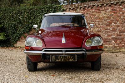 1971 Citro&euml;n Citro&euml;n DS21 Berline Automatique &ldquo;Rouge Cornaline&rdquo;
