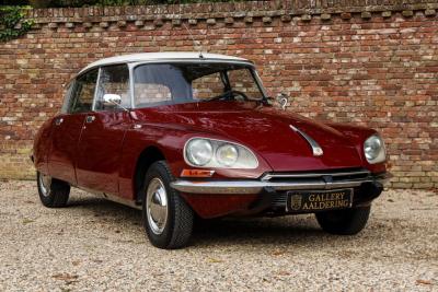 1971 Citro&euml;n Citro&euml;n DS21 Berline Automatique &ldquo;Rouge Cornaline&rdquo;