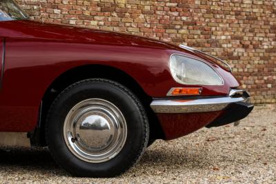 1971 Citro&euml;n Citro&euml;n DS21 Berline Automatique &ldquo;Rouge Cornaline&rdquo;