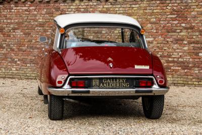 1971 Citro&euml;n Citro&euml;n DS21 Berline Automatique &ldquo;Rouge Cornaline&rdquo;