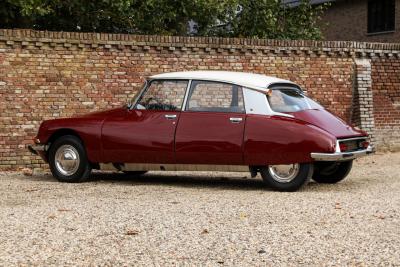 1971 Citro&euml;n Citro&euml;n DS21 Berline Automatique &ldquo;Rouge Cornaline&rdquo;