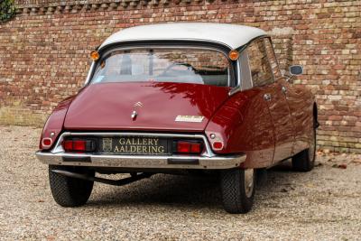 1971 Citro&euml;n Citro&euml;n DS21 Berline Automatique &ldquo;Rouge Cornaline&rdquo;
