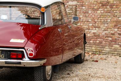 1971 Citro&euml;n Citro&euml;n DS21 Berline Automatique &ldquo;Rouge Cornaline&rdquo;