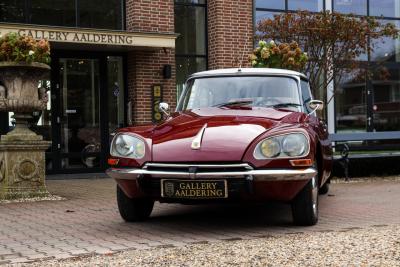 1971 Citro&euml;n Citro&euml;n DS21 Berline Automatique &ldquo;Rouge Cornaline&rdquo;