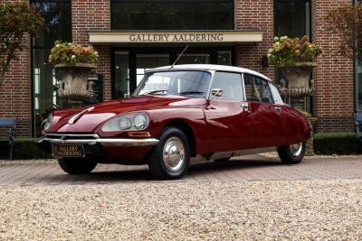 1971 Citro&euml;n Citro&euml;n DS21 Berline Automatique &ldquo;Rouge Cornaline&rdquo;