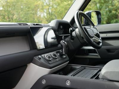 2022 Land Rover 3.0 D300 MHEV X-Dynamic SE SUV 5dr Diesel Auto 4WD Euro 6 (s/s) (300 ps)