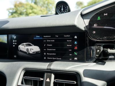 2022 Porsche Performance 79.2kWh Auto RWD 4dr (11kW Charger)