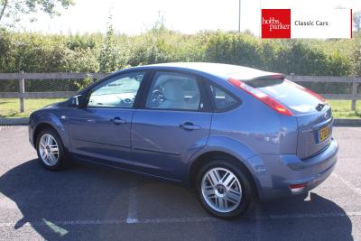 2005 Ford FOCUS GHIA AUTO
