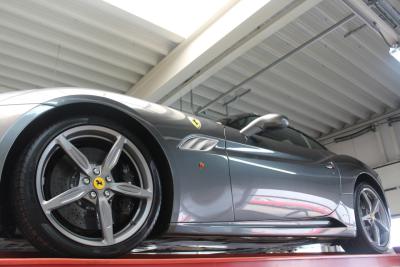 2010 Ferrari California 4.3 &ldquo;Tasteful Grigio Silverstone&rdquo;
