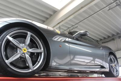 2010 Ferrari California 4.3 &ldquo;Tasteful Grigio Silverstone&rdquo;