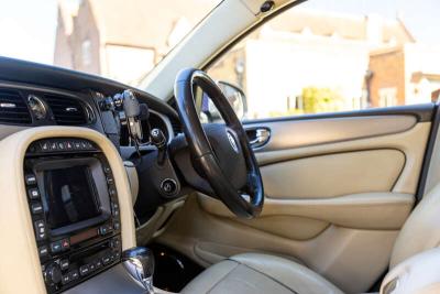 2008 Jaguar XJR