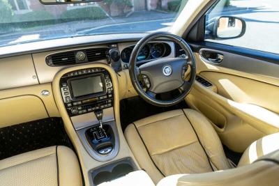 2008 Jaguar XJR