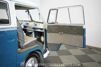 1965 Volkswagen Type 2 13 Window Deluxe Bus