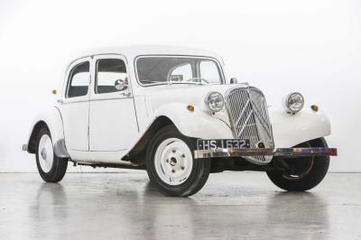 1953 Citro&euml;n Traction Avant Light 15