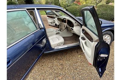 2002 Jaguar V8 Xj SE  LWB