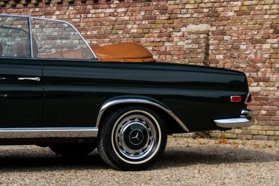 1969 Mercedes - Benz Mercedes Benz 280 SE Cabriolet &ldquo;Dunkeloliv or Dark Olive&rdquo;