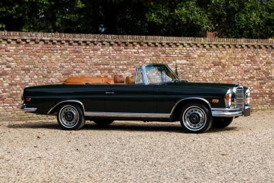 1969 Mercedes - Benz Mercedes Benz 280 SE Cabriolet &ldquo;Dunkeloliv or Dark Olive&rdquo;