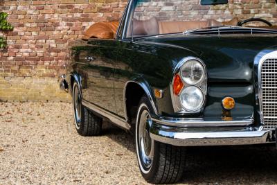 1969 Mercedes - Benz Mercedes Benz 280 SE Cabriolet &ldquo;Dunkeloliv or Dark Olive&rdquo;