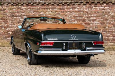 1969 Mercedes - Benz Mercedes Benz 280 SE Cabriolet &ldquo;Dunkeloliv or Dark Olive&rdquo;