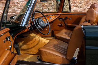 1969 Mercedes - Benz Mercedes Benz 280 SE Cabriolet &ldquo;Dunkeloliv or Dark Olive&rdquo;