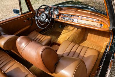 1969 Mercedes - Benz Mercedes Benz 280 SE Cabriolet &ldquo;Dunkeloliv or Dark Olive&rdquo;