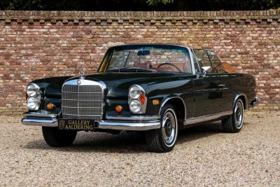 1969 Mercedes - Benz Mercedes Benz 280 SE Cabriolet &ldquo;Dunkeloliv or Dark Olive&rdquo;