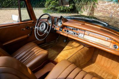 1969 Mercedes - Benz Mercedes Benz 280 SE Cabriolet &ldquo;Dunkeloliv or Dark Olive&rdquo;