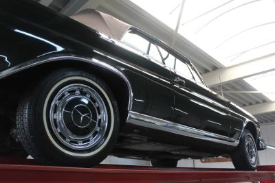 1969 Mercedes - Benz Mercedes Benz 280 SE Cabriolet &ldquo;Dunkeloliv or Dark Olive&rdquo;