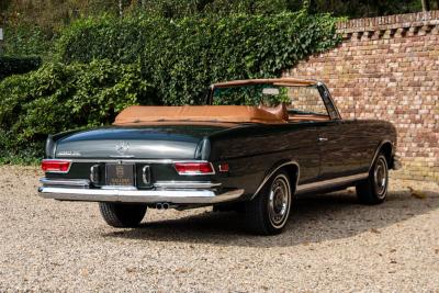 1969 Mercedes - Benz Mercedes Benz 280 SE Cabriolet &ldquo;Dunkeloliv or Dark Olive&rdquo;