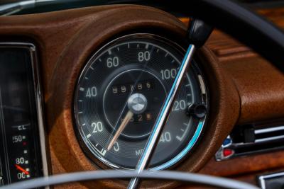 1969 Mercedes - Benz Mercedes Benz 280 SE Cabriolet &ldquo;Dunkeloliv or Dark Olive&rdquo;