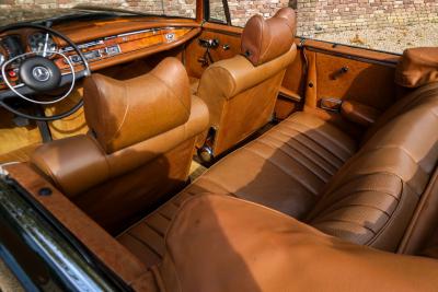 1969 Mercedes - Benz Mercedes Benz 280 SE Cabriolet &ldquo;Dunkeloliv or Dark Olive&rdquo;